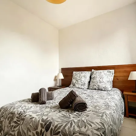 Appartement T3 Familial Avec Piscine Et Parking, Residentiel *