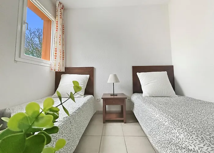 T3 Familial Avec Piscine Et Parking, Residentiel Appartement Prayssac