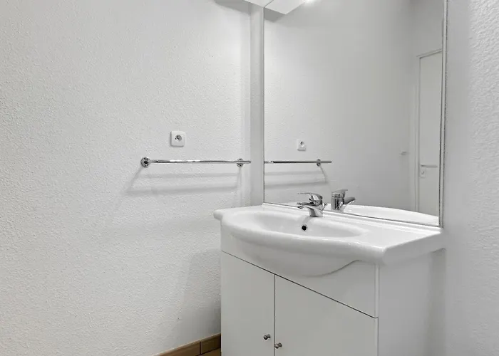 T3 Familial Avec Piscine Et Parking, Residentiel Appartement